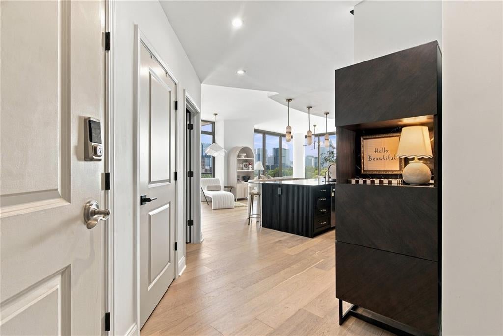270 17th Street NW 901