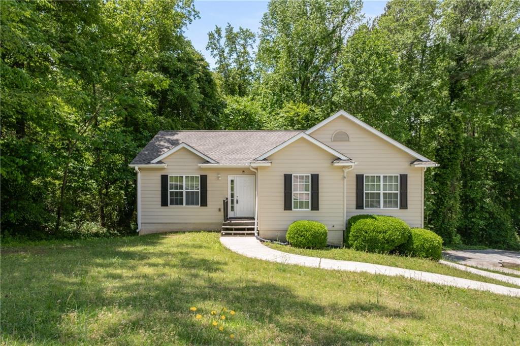 175 Hearth Way, Fairburn, Georgia image 1