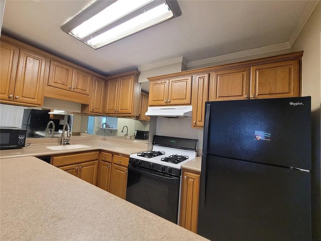 2285 Peachtree Road NE