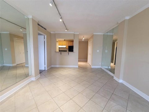 Homes For Sale - 2285 Peachtree Road<br/> Atlanta, GA 30309