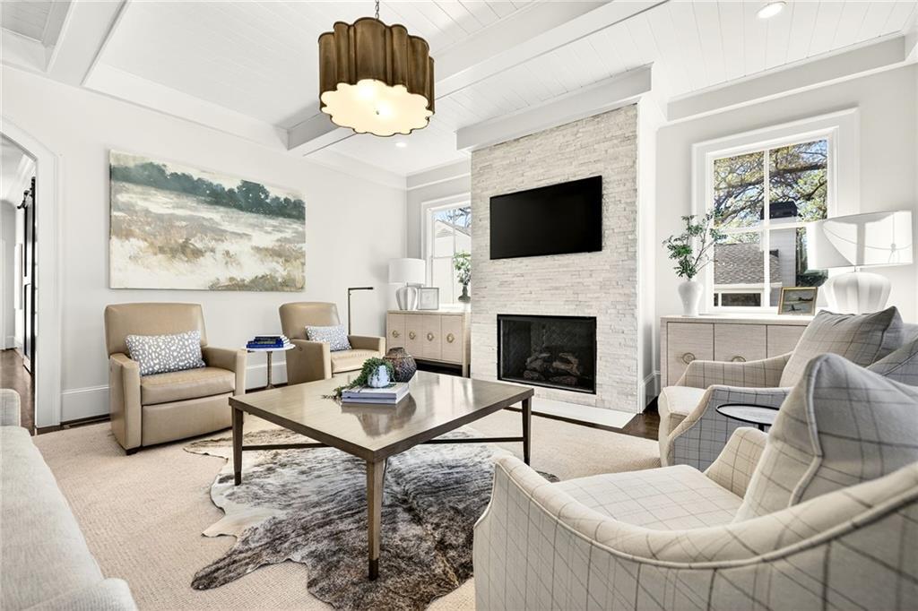 2838 Redding Road NE