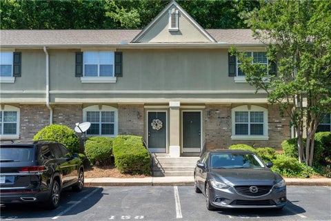 Townhouse For Rent - 6900 Roswell Road #N13<br/> Sandy Springs, GA 30328