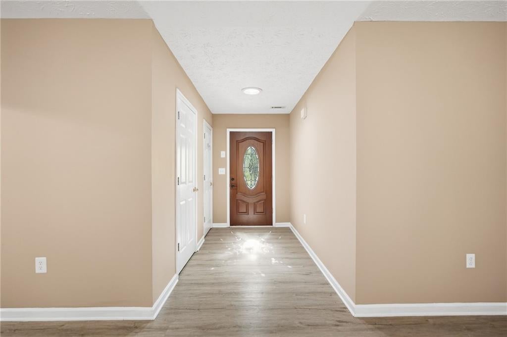 2072 Amberly Crossing Lane