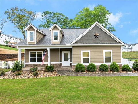 65 Academy Street Pendergrass GA 30567