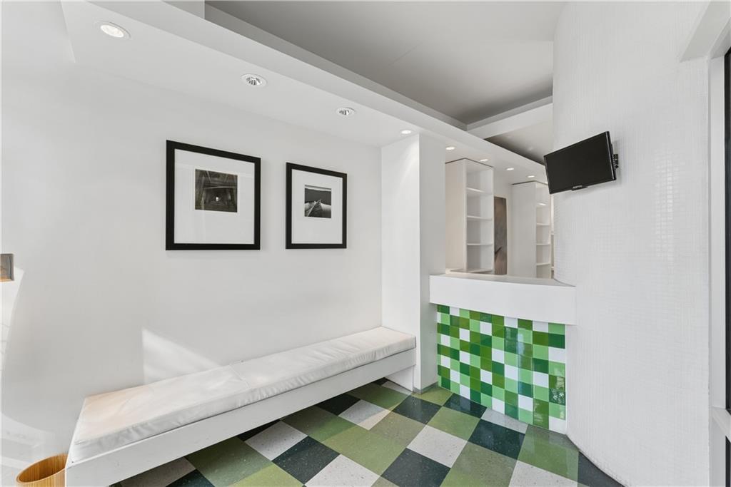 845 Spring Street NW B