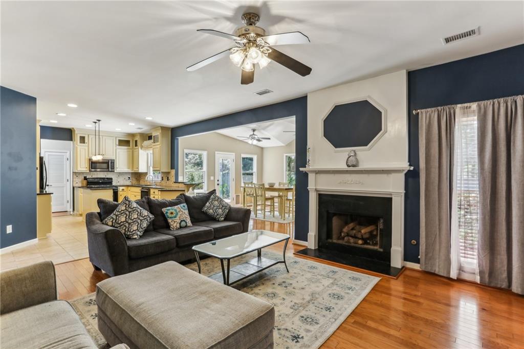 3995 Brockett Walk