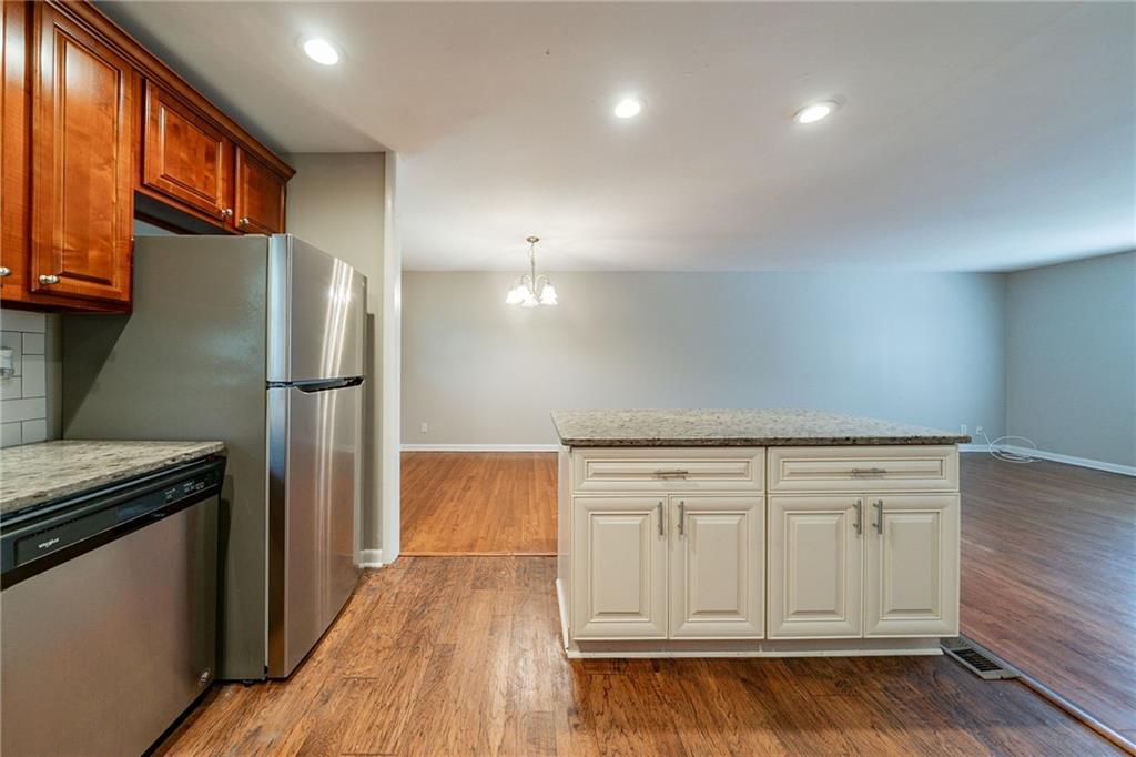 3930 Wedgefield Circle, Decatur, Georgia image 8