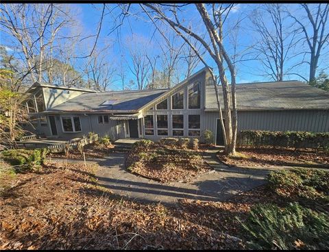190 Valley Cove Atlanta GA 30350