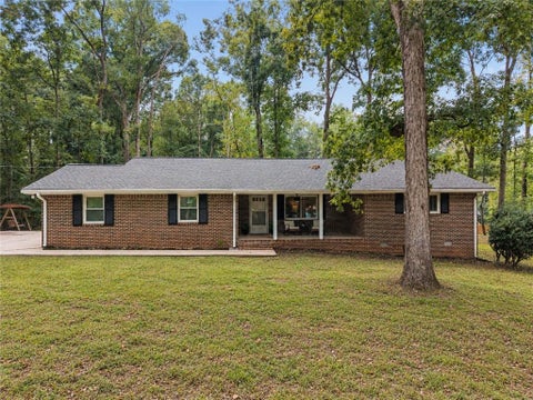 Homes For Sale - 3696 Rainbow Circle<br/> Snellville, GA 30039