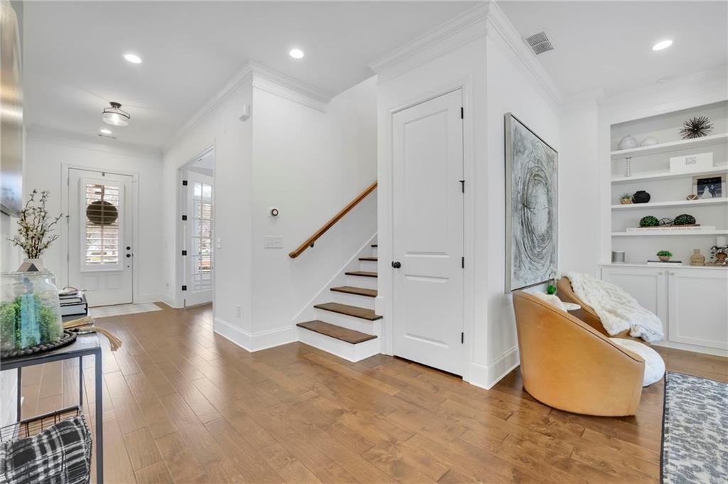 5849 Long Island Drive NW