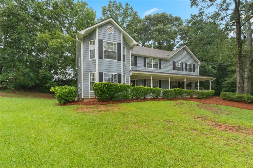 Welcome to this stunning 4-bedroom, 2.5-bath home nestled in a quiet cul-de-sac in one of Henry County’s most desirable neighborhoods. With over 4,000 square feet of beautifully designed living space, this residence is flooded with natural sunlight and features an open-concept kitchen equipped with a gas stove, stainless steel appliances, a large island, and a walk-in pantry—perfect for hosting and everyday comfort.
The main level also offers a formal dining room, a flexible living room or bonus room space, a laundry room, and a spacious two-car garage. Upstairs, enjoy a versatile loft with its own private stairwell entrance, ideal for a media room, office, or play area. The oversized master suite boasts a large sitting area, vaulted ceilings, and a spa-like master bathroom with double vanities, a soaking tub, separate shower, private toilet room, and a massive walk-in closet.
All secondary bedrooms are generously sized—no small rooms here—and the layout is ideal for families or those needing extra space. Outside, the property features a large backyard with endless possibilities for entertaining, gardening, or relaxing. Conveniently located near shops, dining, and highway access, this home is move-in ready and waiting for its new owners.