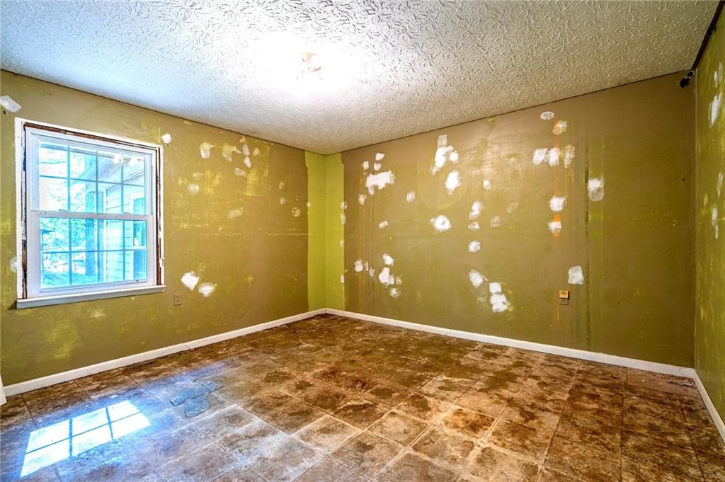 1098 Cown Road