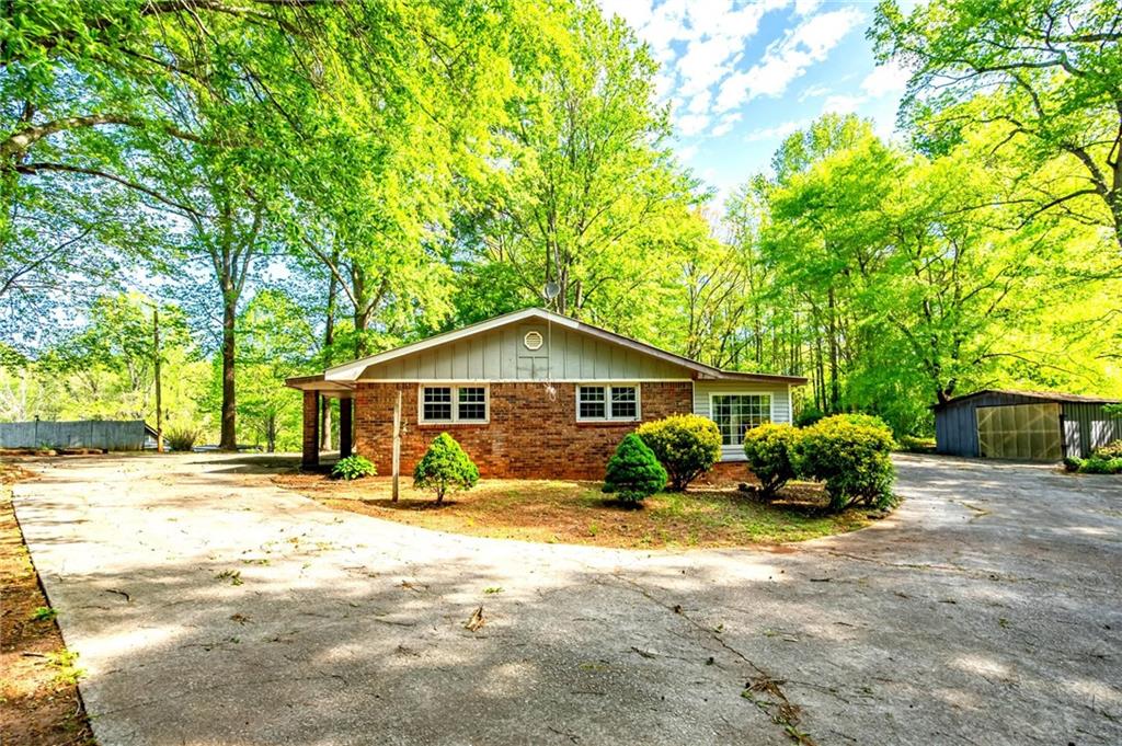 1098 Cown Road