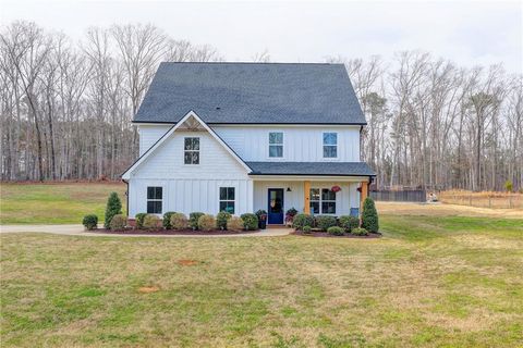 Homes For Sale - 1179 Simmons Road<br/> Social Circle, GA 30025