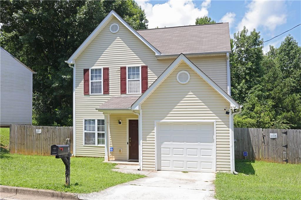 Come view this ready for your personal touch, 3 bedroom 2.5 bathroom home. Great for investors looking to expand their portfolio or awesome choice for 1st times home buyer. Home located near restaurants, shopping and interstate. Newer roof, water heater, heating and air and garage door. This one will go fast, please set an appt today!