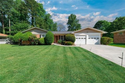 Photo of 1811 Romans Drive, Marietta, GA 30062 (MLS # 7756678)