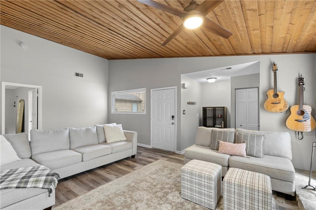 810 Bonnie Glen Drive SE