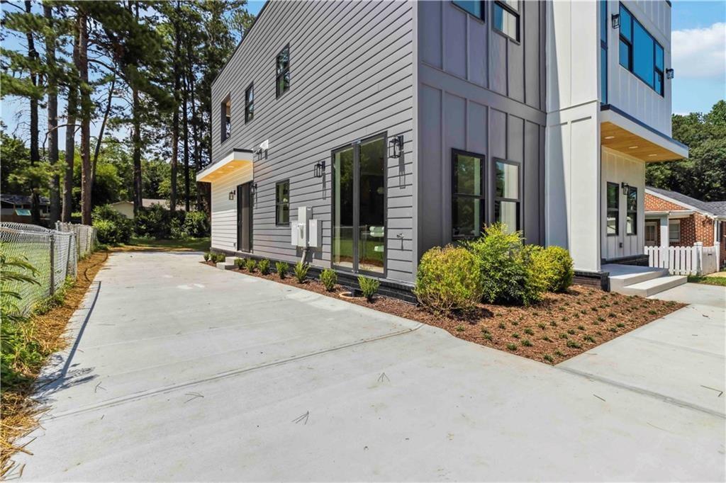 1554 Columbia Circle