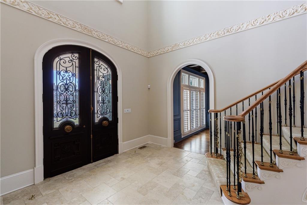 9390 Colonnade Trail