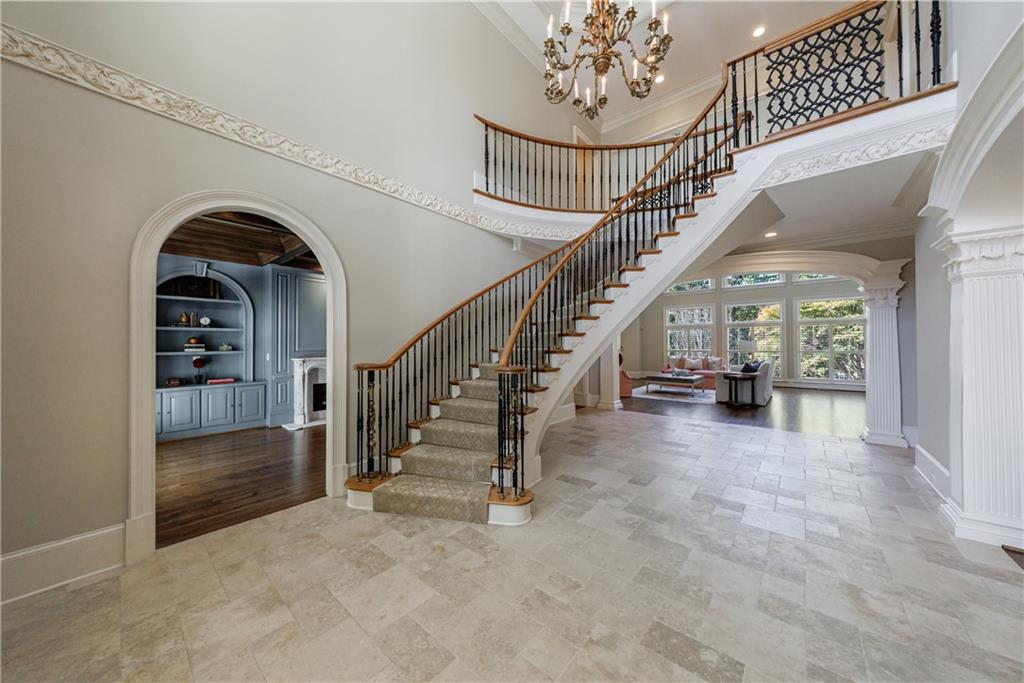 9390 Colonnade Trail