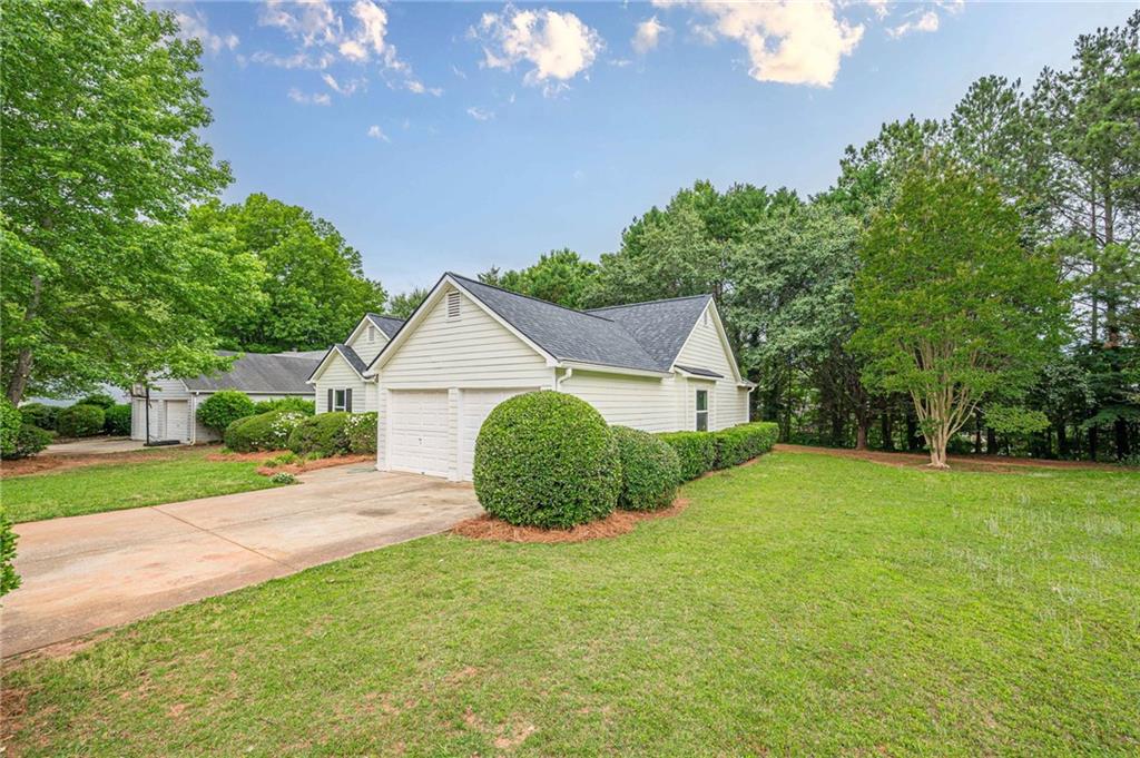 3002 Lake Park Trail