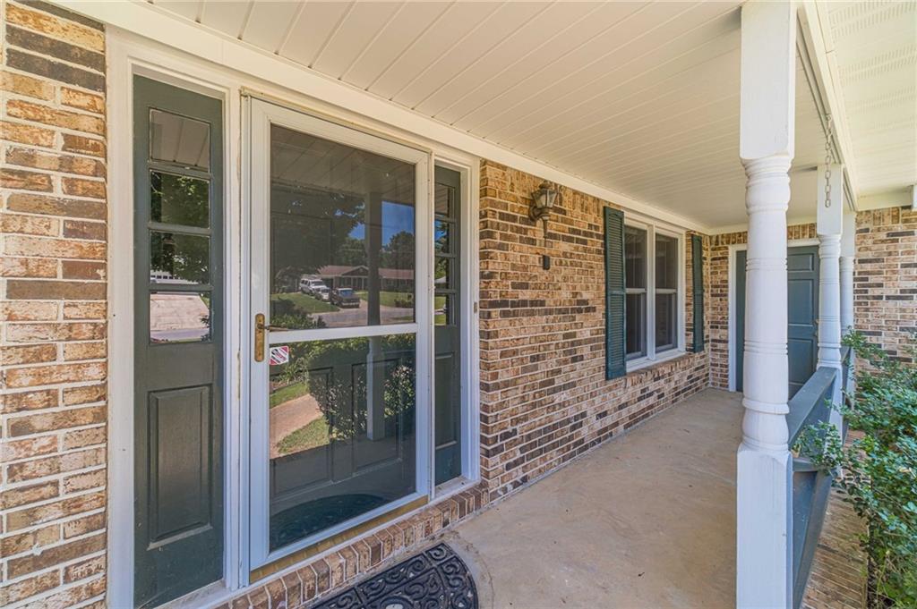 5166 Vivid Drive, Stone Mountain, Georgia image 2