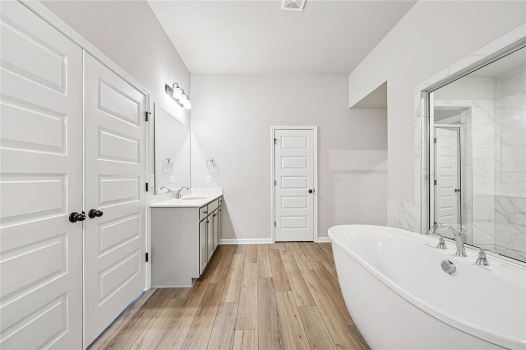 BERKELEY LAKES - Residential