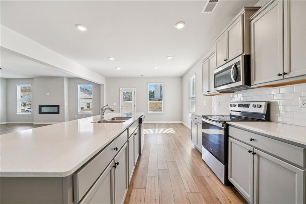 BERKELEY LAKES - Residential