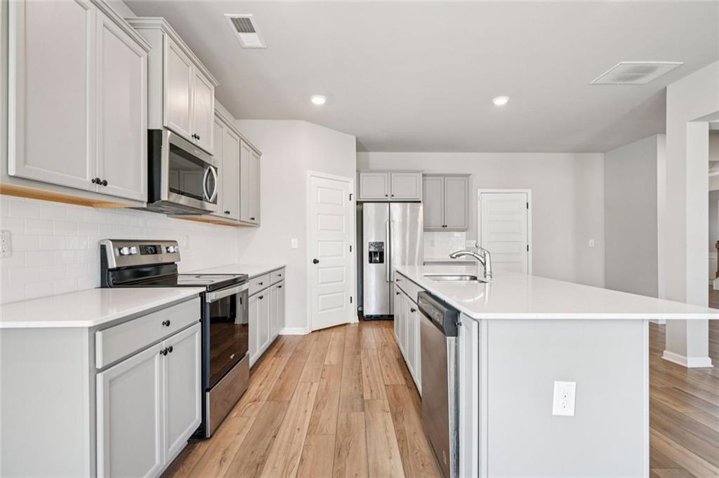 BERKELEY LAKES - Residential