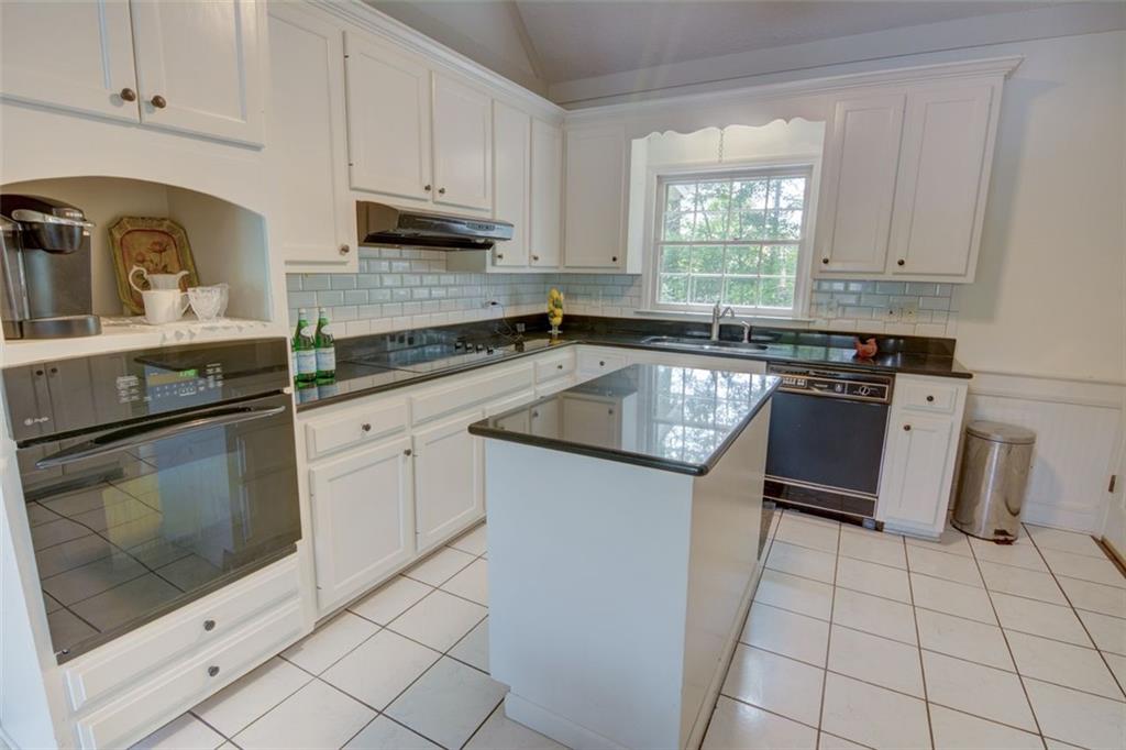 5208 Fox Hill Court, Peachtree Corners, Georgia image 3