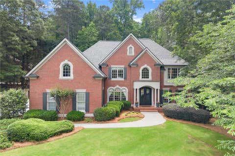 Homes For Sale - 701 Hallbrook Court<br/> Alpharetta, GA 30004