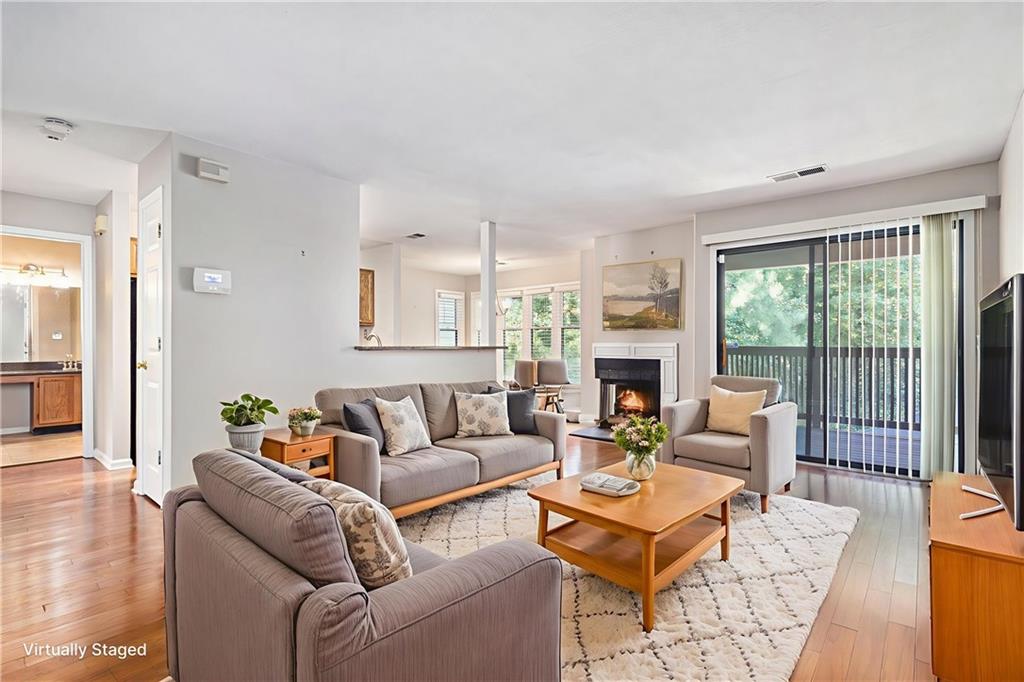 915 Garden Court 915