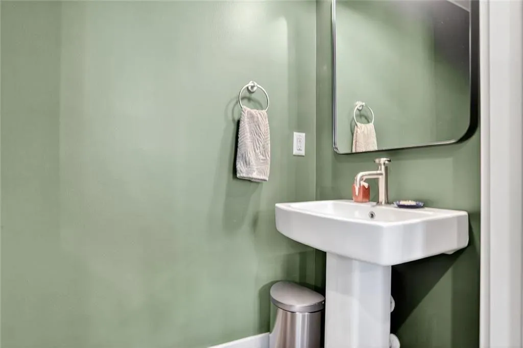 Atlanta, Georgia 30307, United States, 3 Bedrooms Bedrooms, ,4 BathroomsBathrooms,Residential,Active,193943