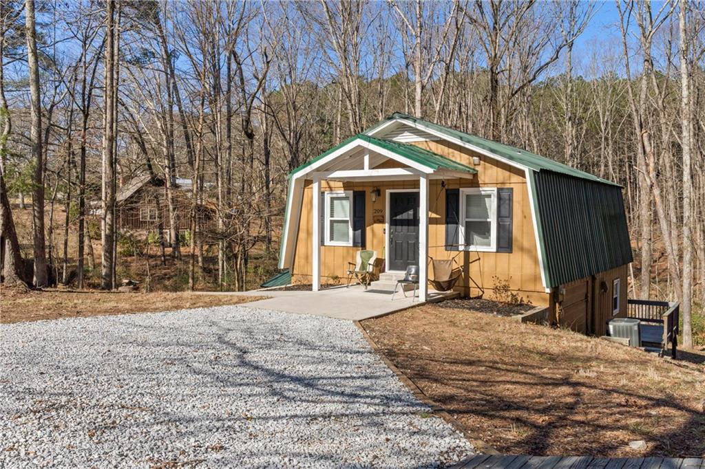 209 Beech Creek Circle, Winder, Georgia image 2