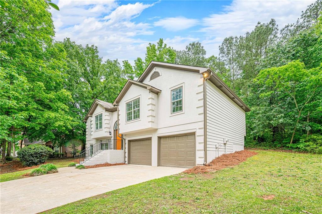 9713 Whitetail Road
