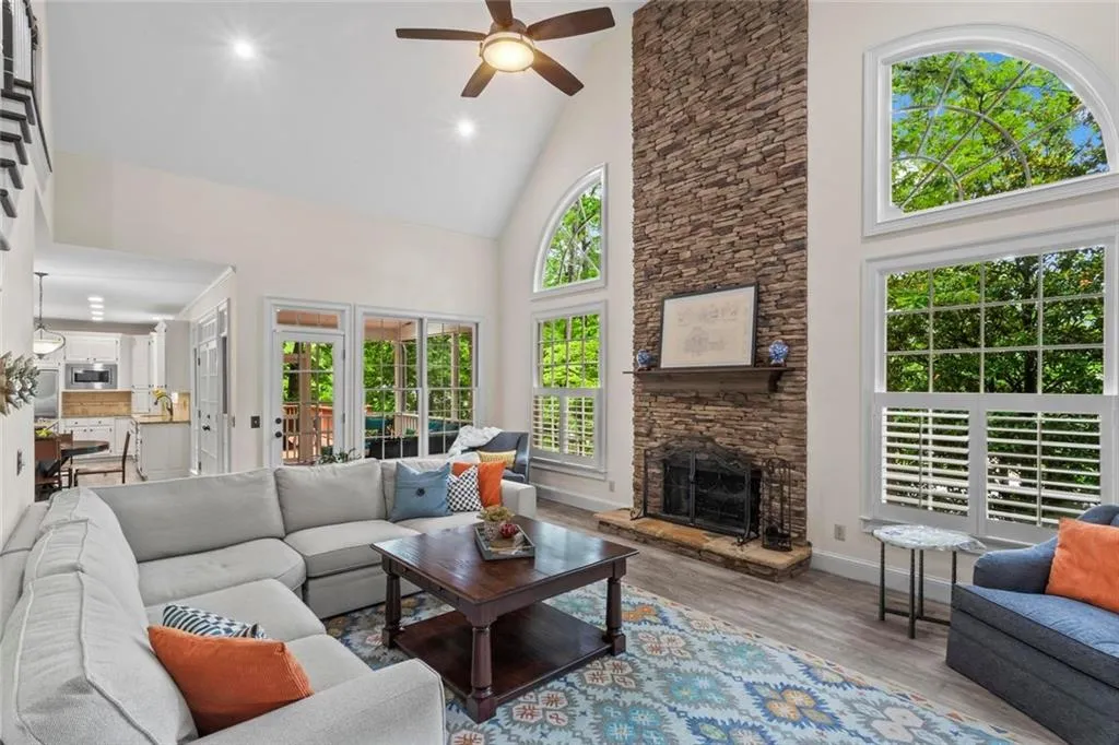 Alpharetta, Georgia 30005, United States, 5 Bedrooms Bedrooms, ,4 BathroomsBathrooms,Residential,Active,154614