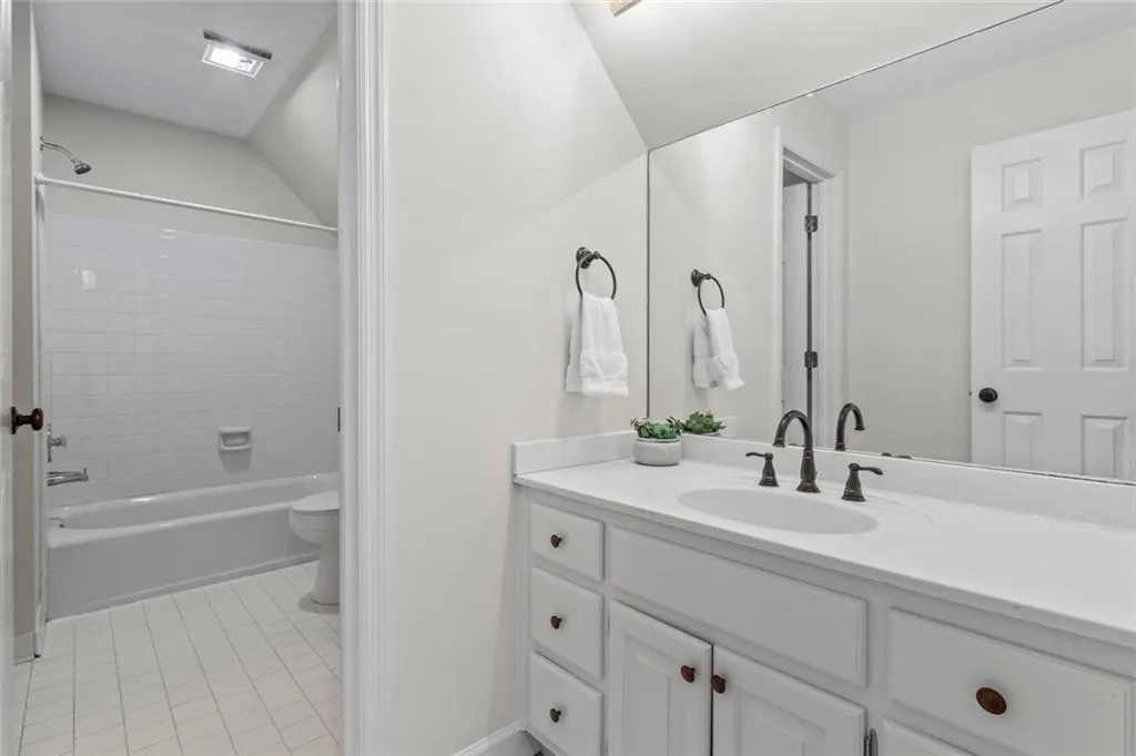 Alpharetta, Georgia 30005, United States, 5 Bedrooms Bedrooms, ,4 BathroomsBathrooms,Residential,Active,154614