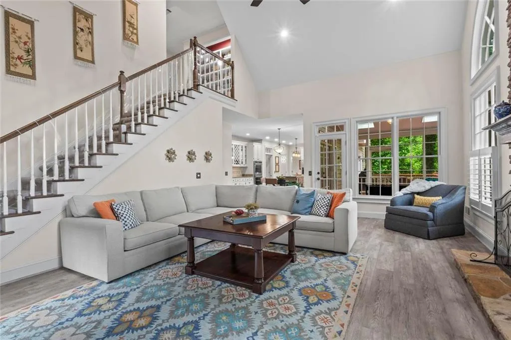 Alpharetta, Georgia 30005, United States, 5 Bedrooms Bedrooms, ,4 BathroomsBathrooms,Residential,Active,154614