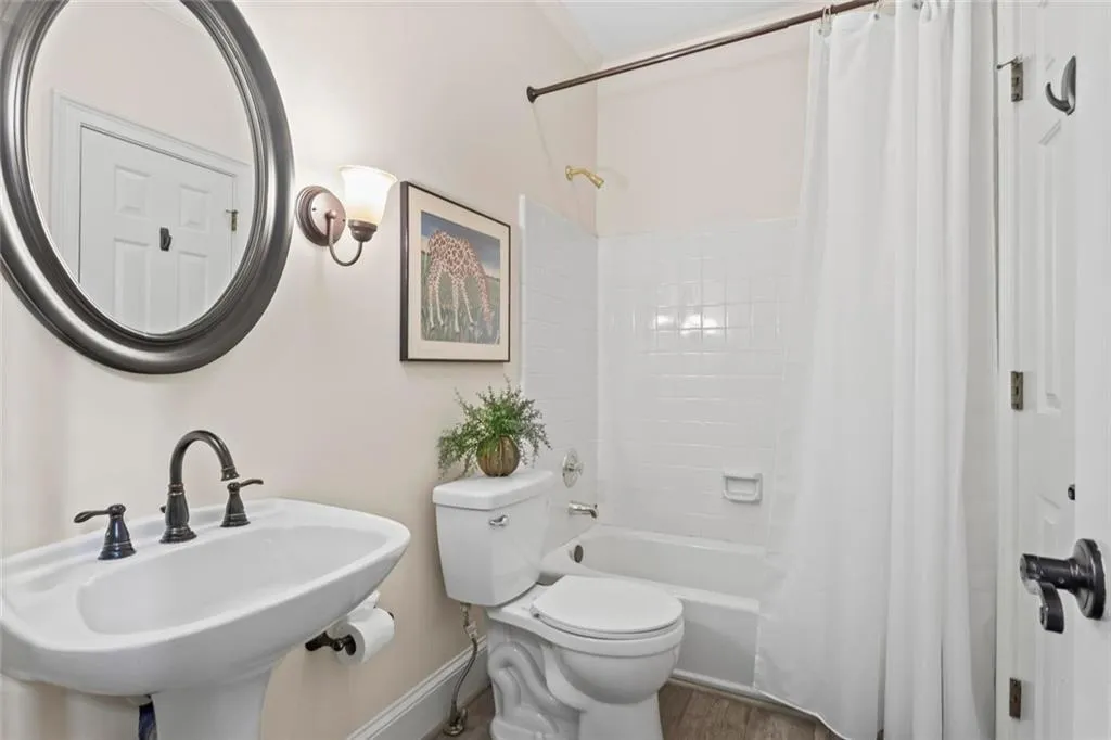 Alpharetta, Georgia 30005, United States, 5 Bedrooms Bedrooms, ,4 BathroomsBathrooms,Residential,Active,154614