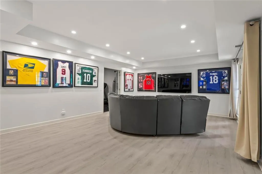 Alpharetta, Georgia 30005, United States, 5 Bedrooms Bedrooms, ,4 BathroomsBathrooms,Residential,Active,154614