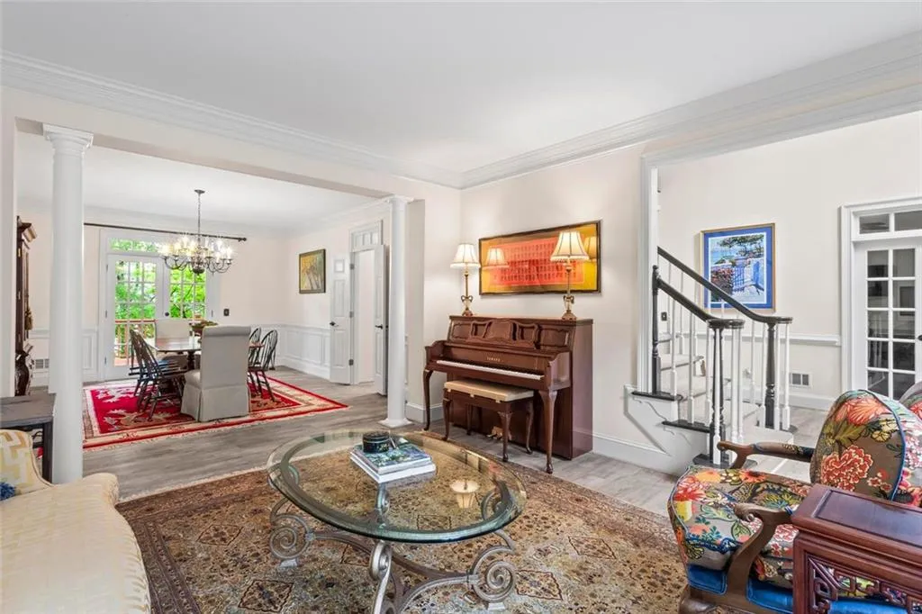 Alpharetta, Georgia 30005, United States, 5 Bedrooms Bedrooms, ,4 BathroomsBathrooms,Residential,Active,154614