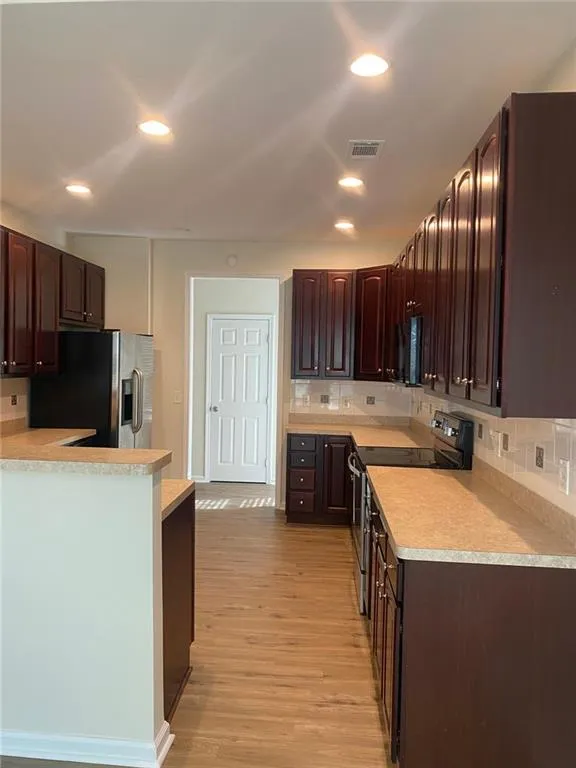 Fairburn, Georgia 30213, United States, 4 Bedrooms Bedrooms, ,5 BathroomsBathrooms,Residential,Active,219243