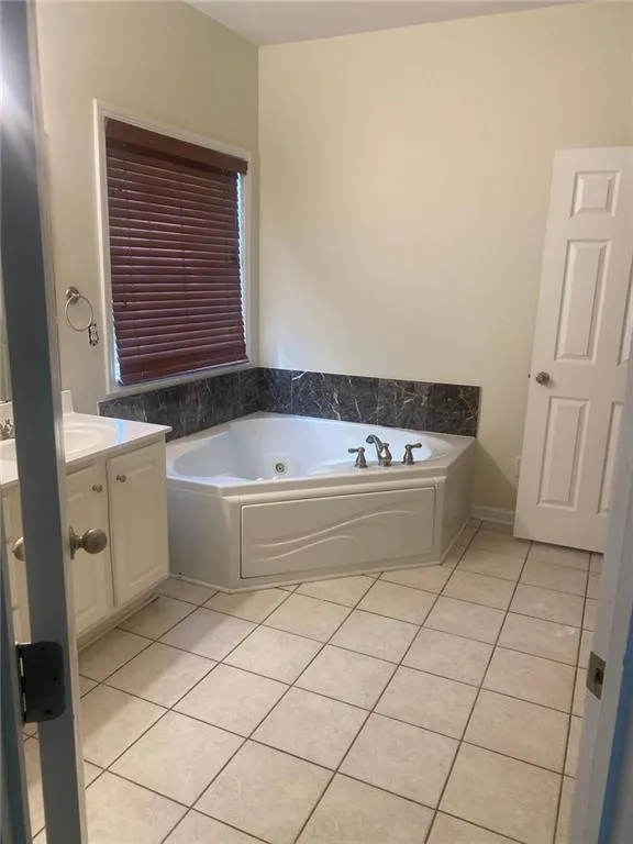 Fairburn, Georgia 30213, United States, 4 Bedrooms Bedrooms, ,5 BathroomsBathrooms,Residential,Active,219243