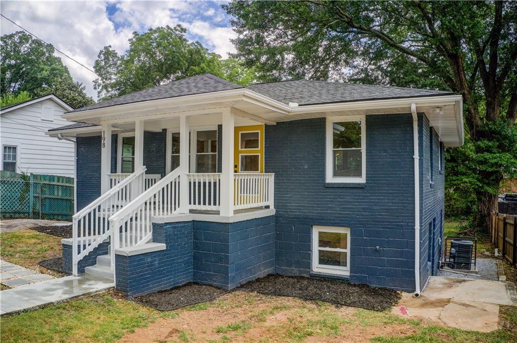 198 Scott St NW