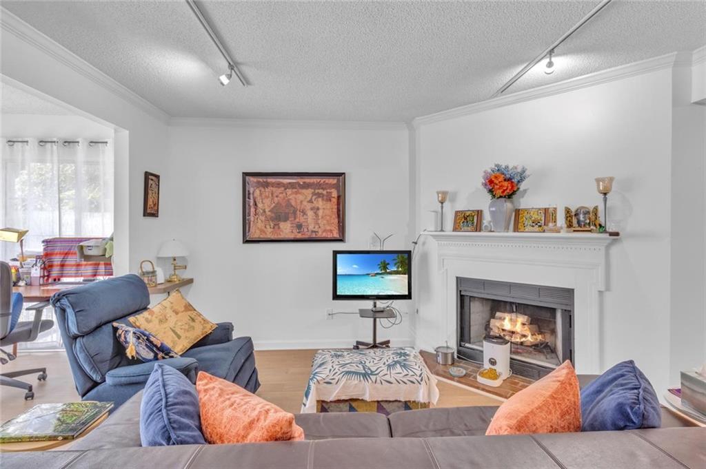 301 Cobblestone Trail