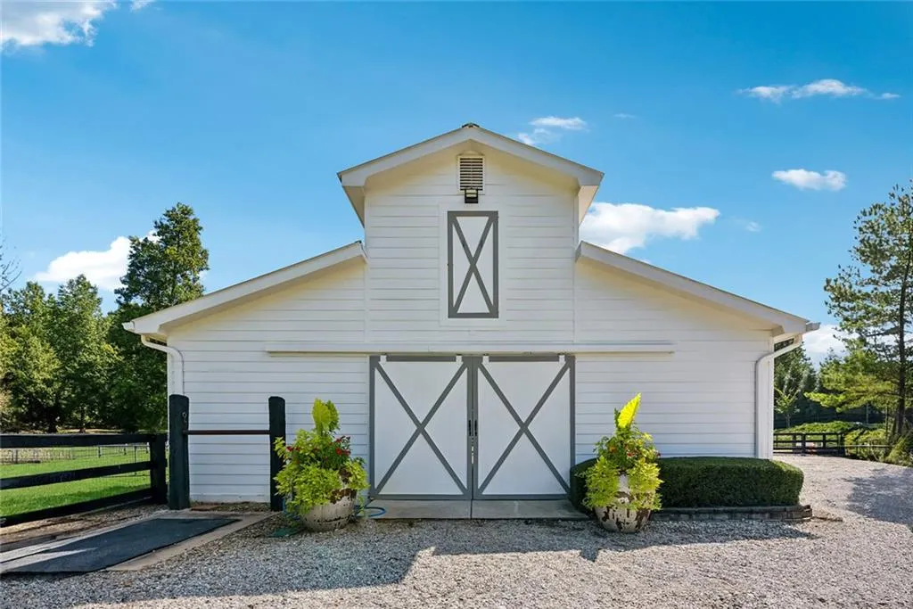 Canton, Georgia 30115, United States, 4 Bedrooms Bedrooms, ,4 BathroomsBathrooms,Residential,Active,142420