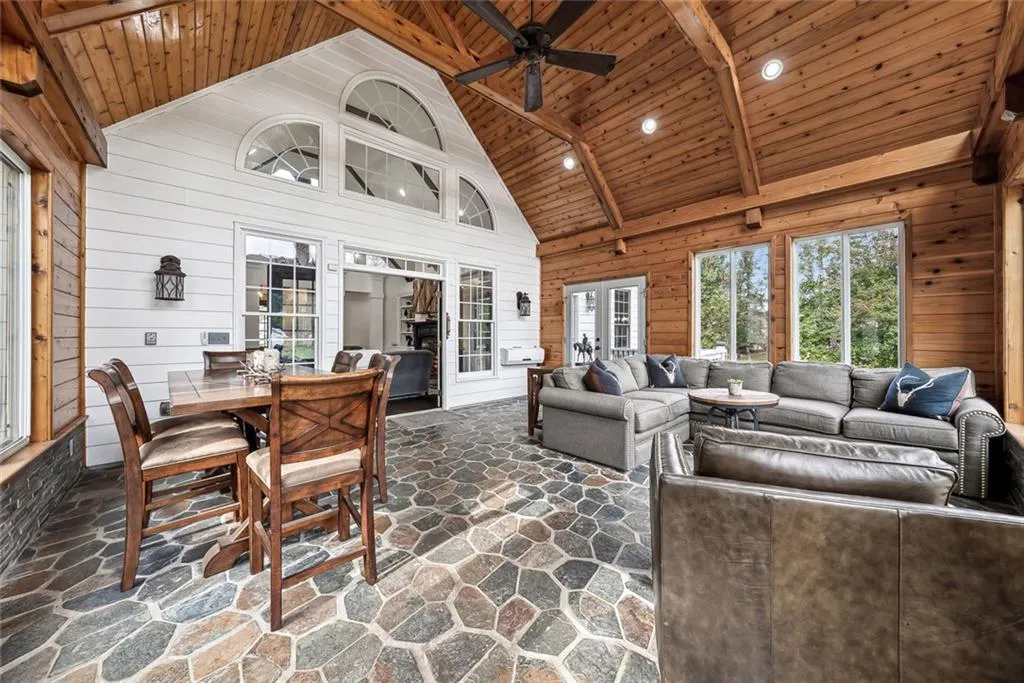 Canton, Georgia 30115, United States, 4 Bedrooms Bedrooms, ,4 BathroomsBathrooms,Residential,Active,142420