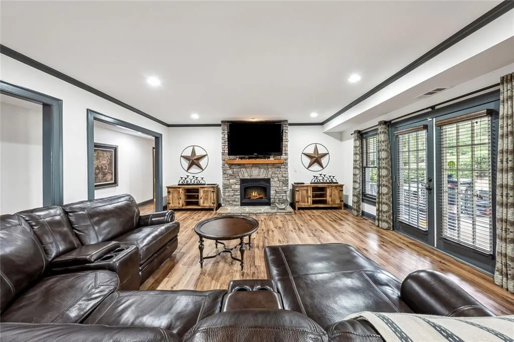 Canton, Georgia 30115, United States, 4 Bedrooms Bedrooms, ,4 BathroomsBathrooms,Residential,Active,142420