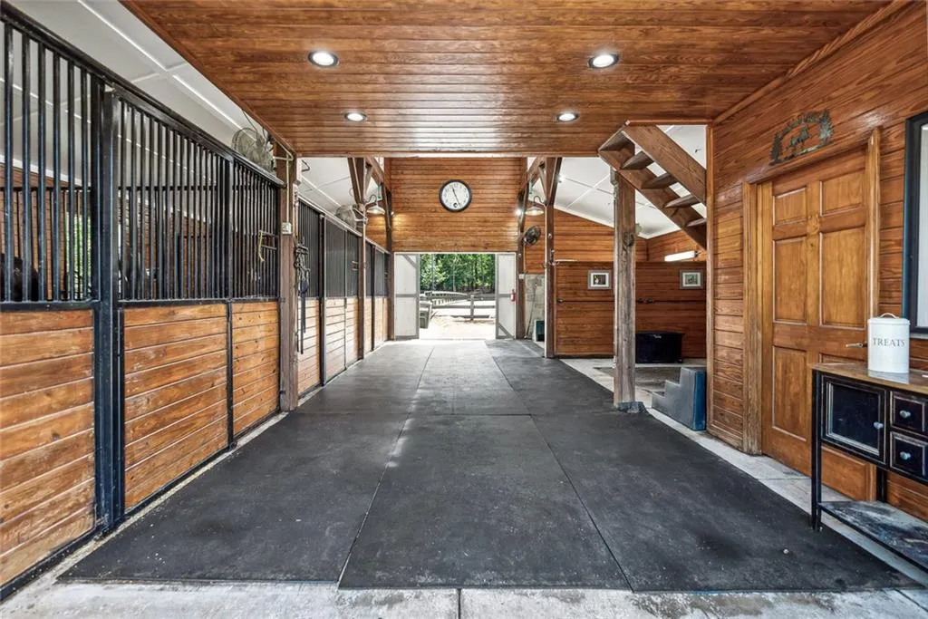 Canton, Georgia 30115, United States, 4 Bedrooms Bedrooms, ,4 BathroomsBathrooms,Residential,Active,142420