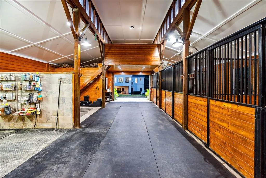 Canton, Georgia 30115, United States, 4 Bedrooms Bedrooms, ,4 BathroomsBathrooms,Residential,Active,142420